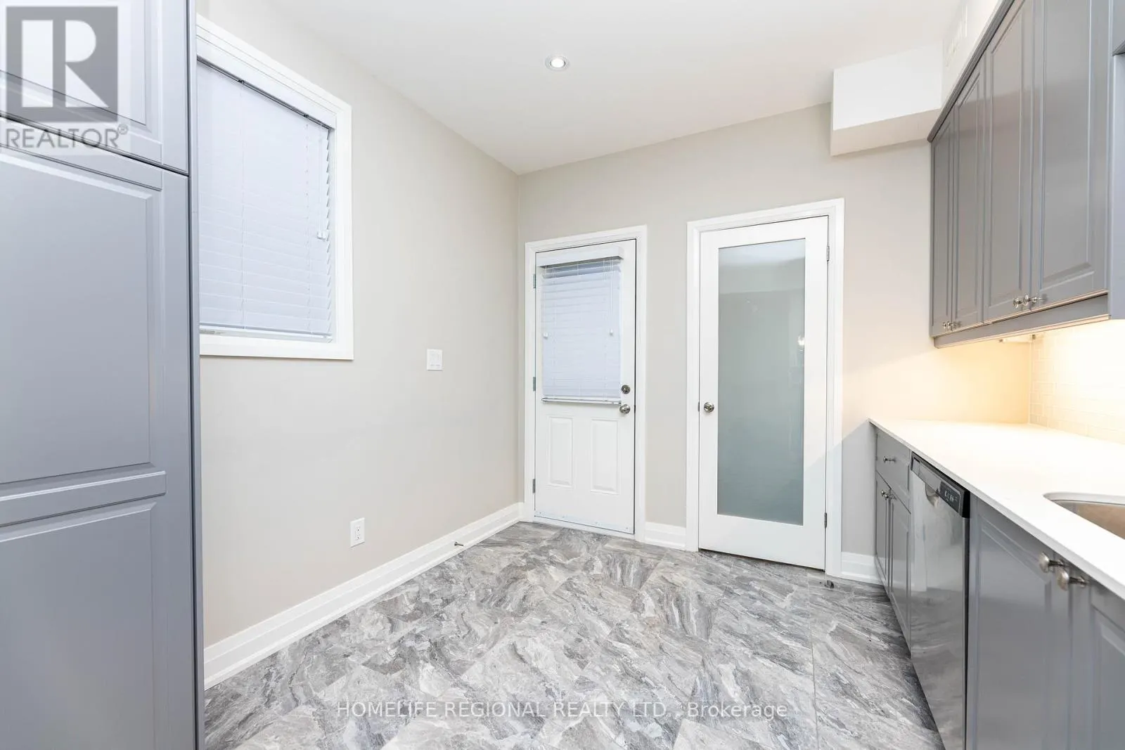 MAIN FLOOR - 204 ROXTON ROAD