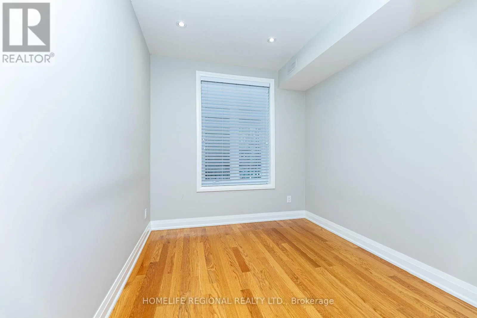MAIN FLOOR - 204 ROXTON ROAD
