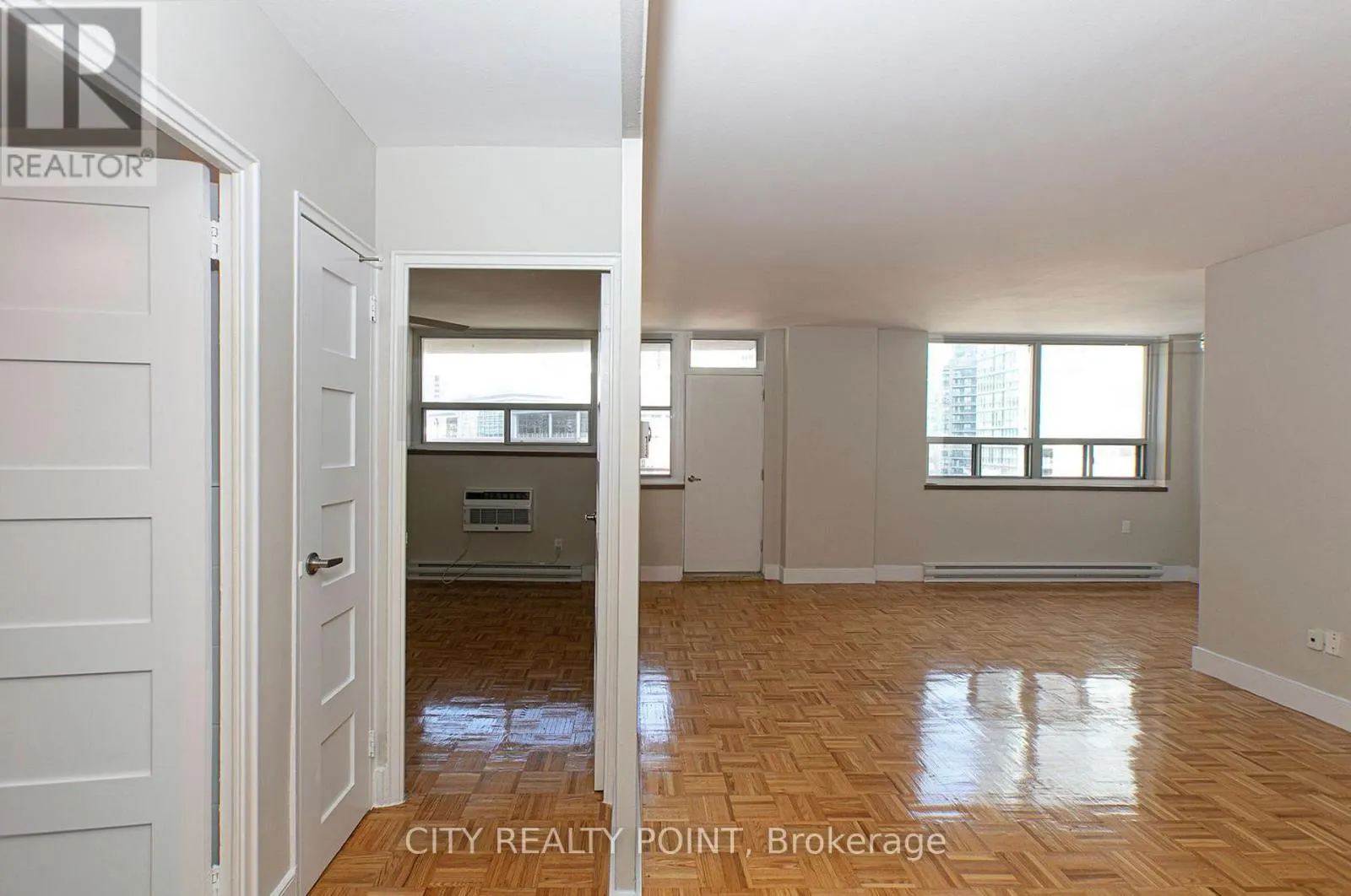 1002 - 55 ISABELLA STREET