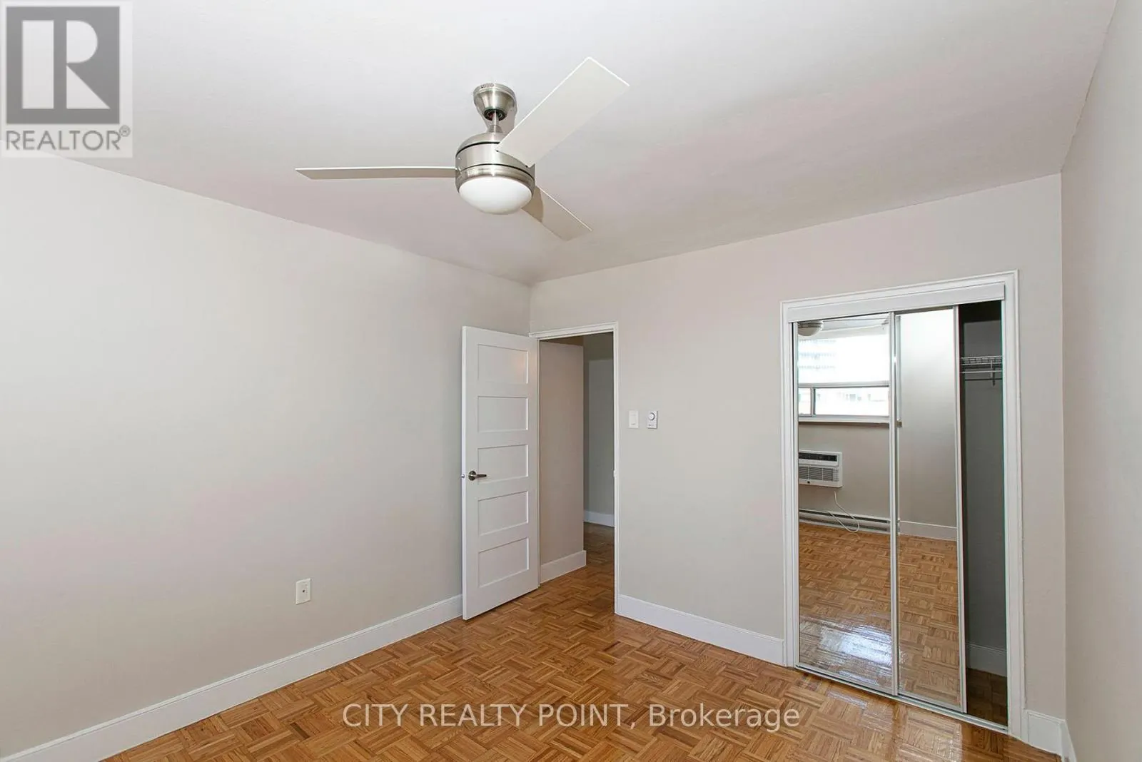 1002 - 55 ISABELLA STREET