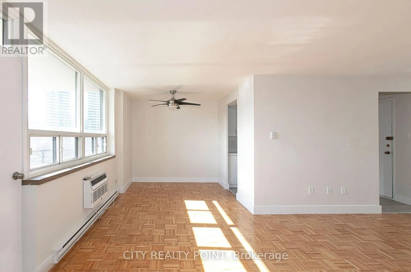 1002 - 55 ISABELLA STREET
