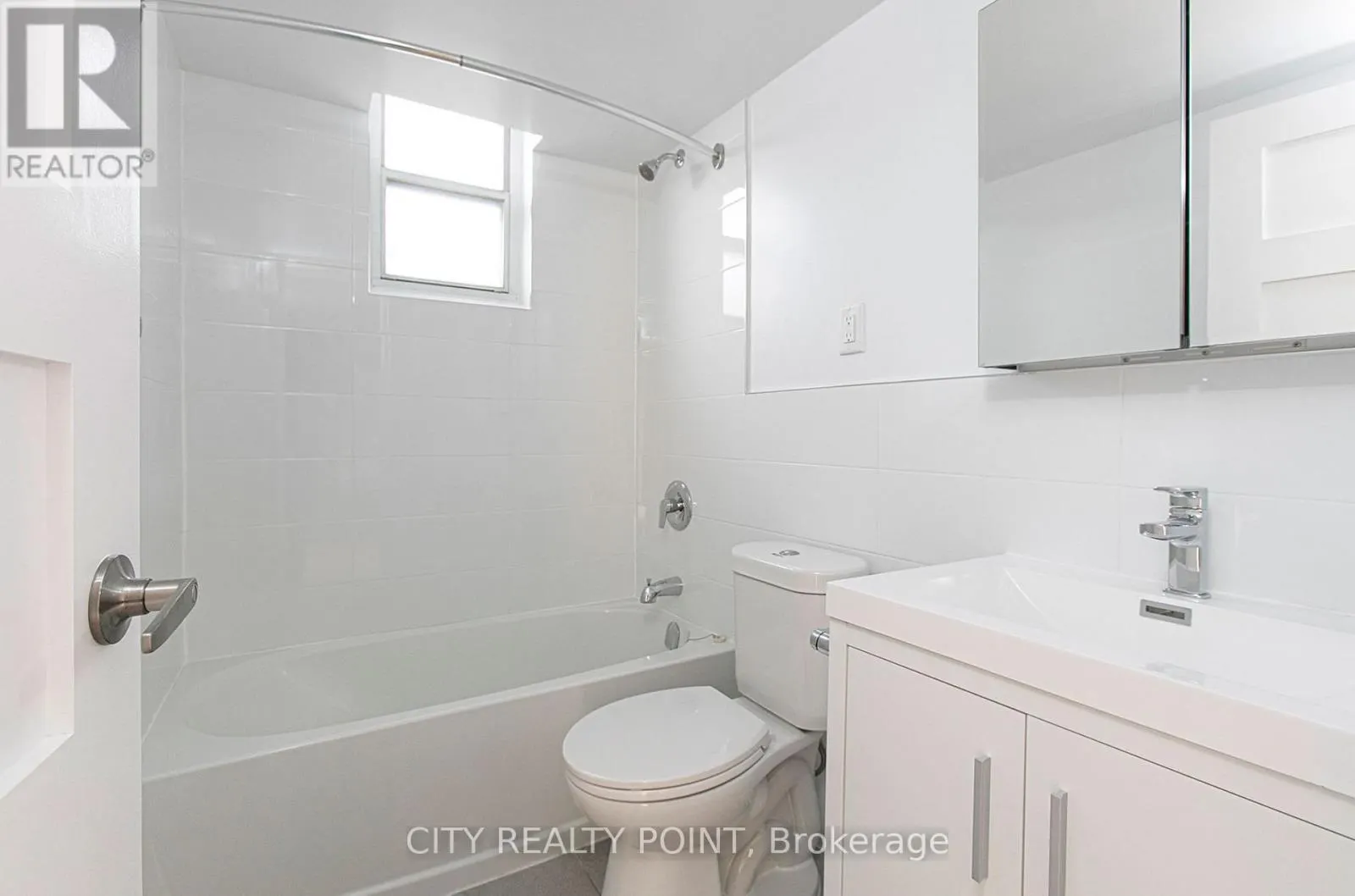 1002 - 55 ISABELLA STREET