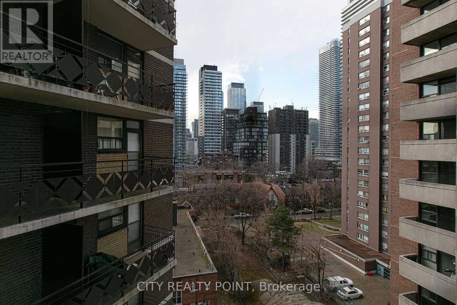 1002 - 55 ISABELLA STREET