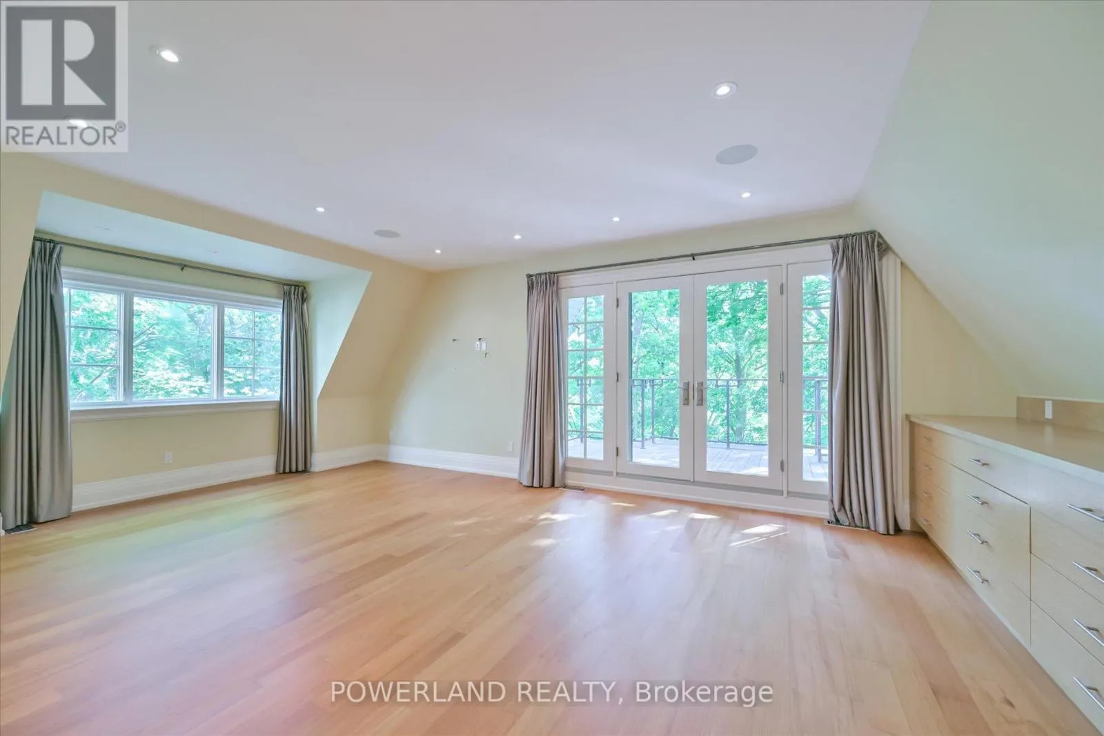 94 INGLEWOOD DRIVE