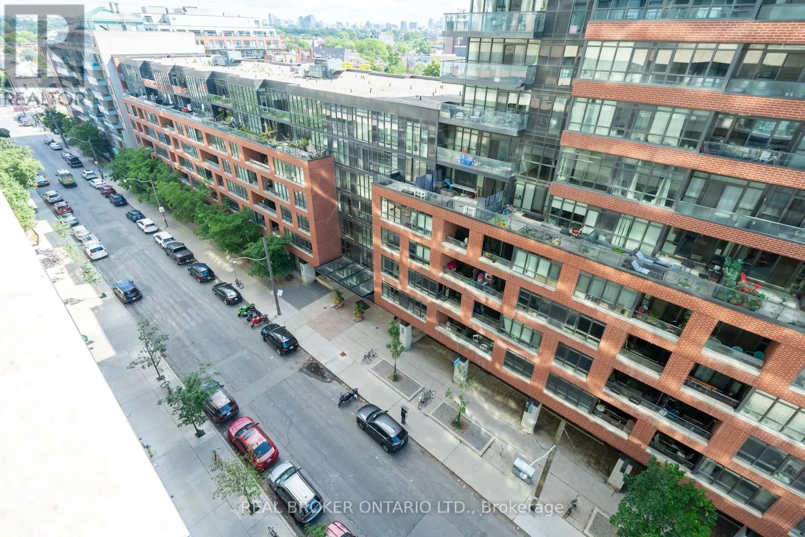 908E - 36 LISGAR STREET
