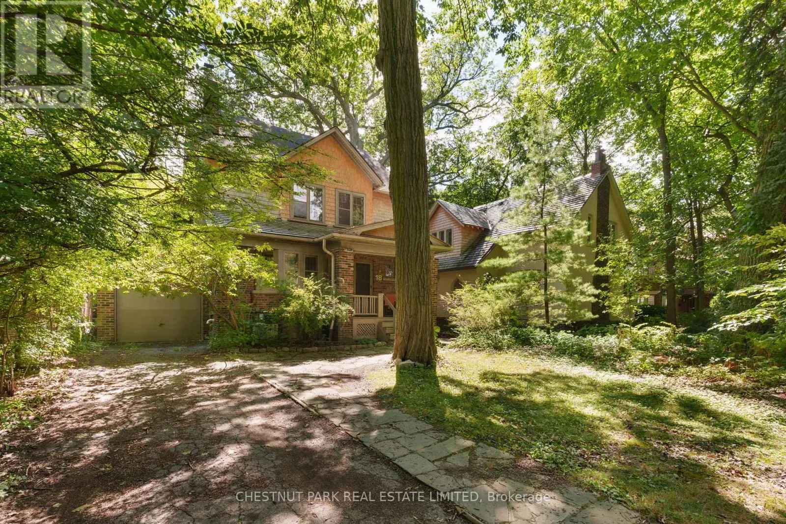 18 WYCHWOOD PARK