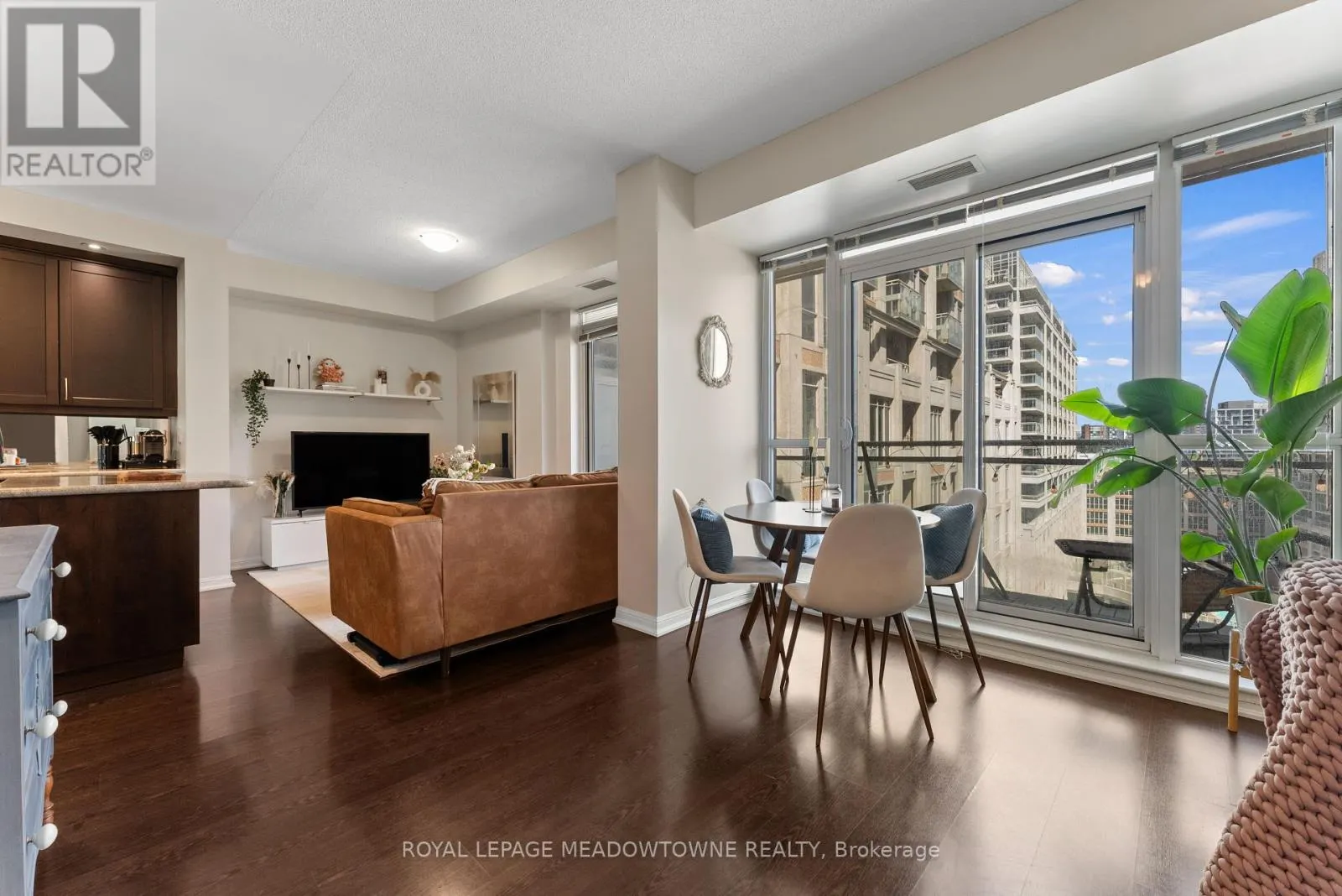 916 - 628 FLEET STREET