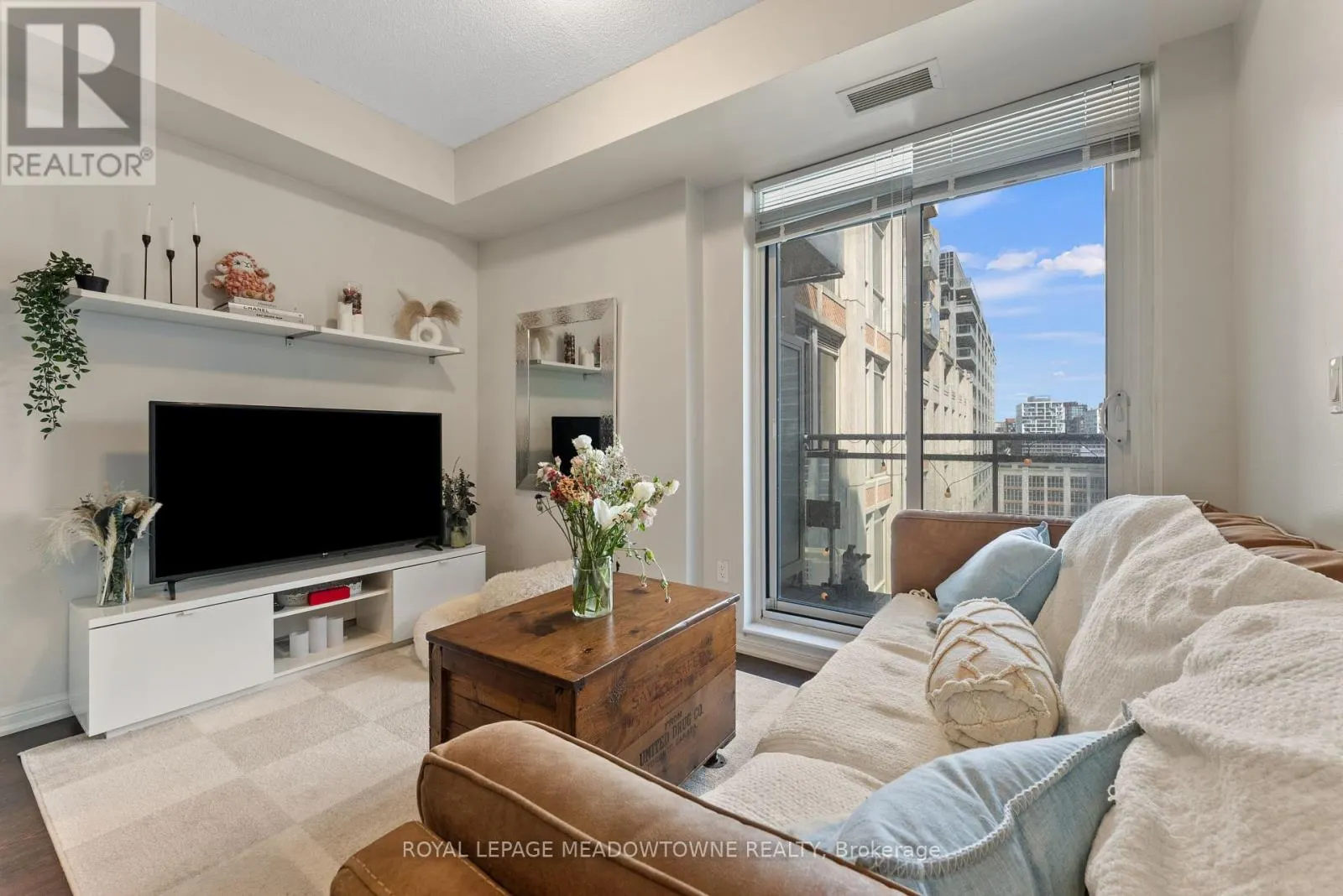 916 - 628 FLEET STREET