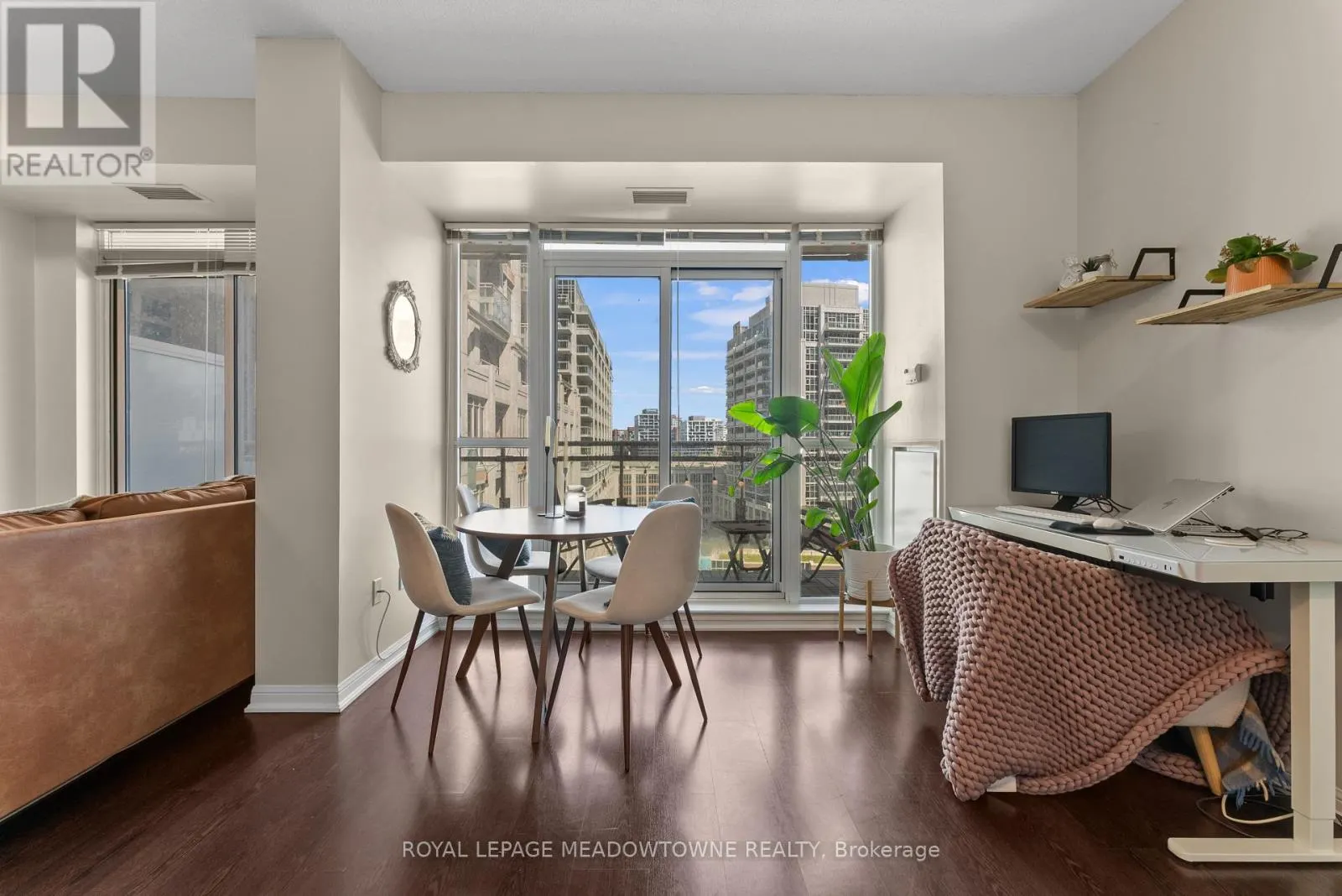 916 - 628 FLEET STREET