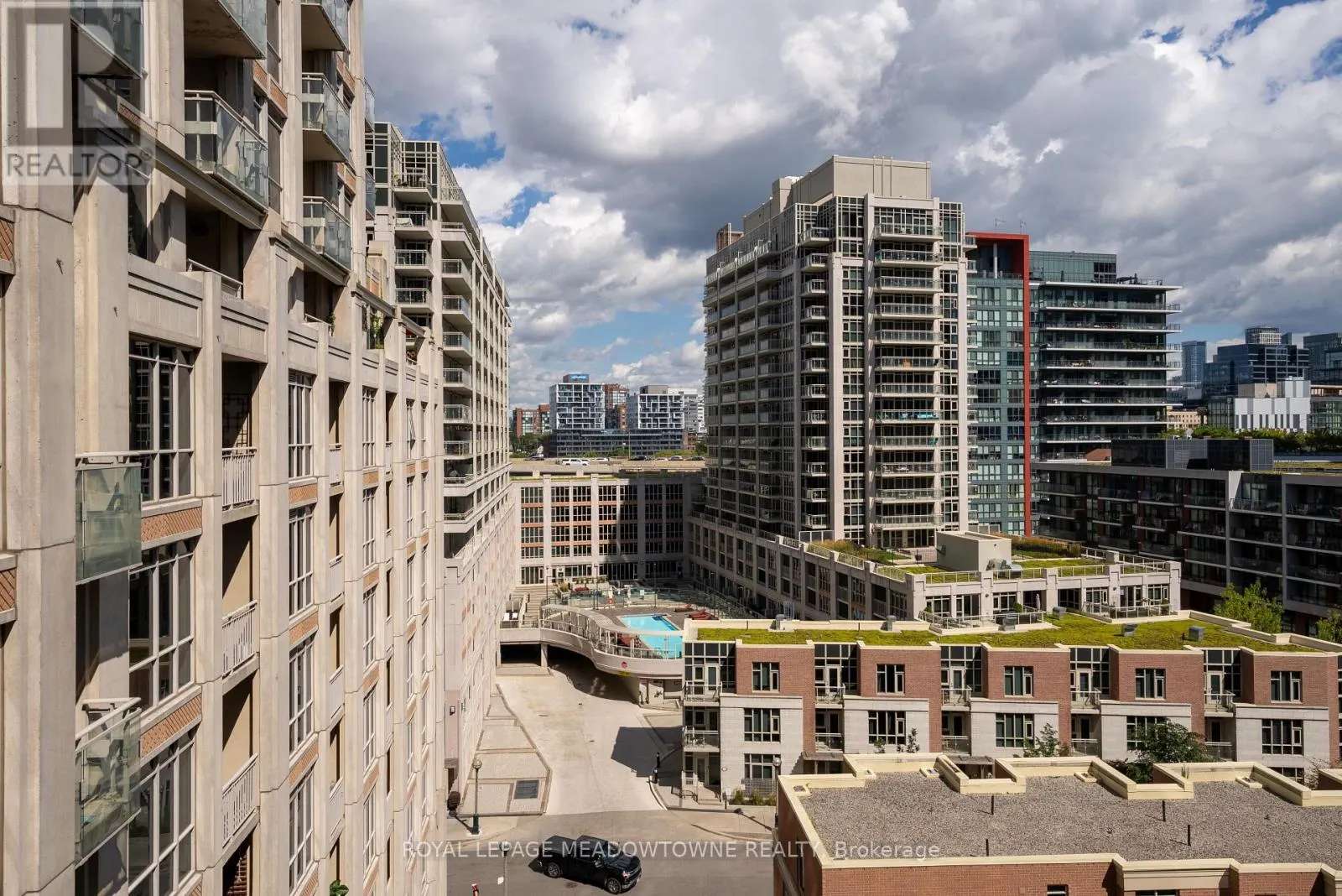 916 - 628 FLEET STREET
