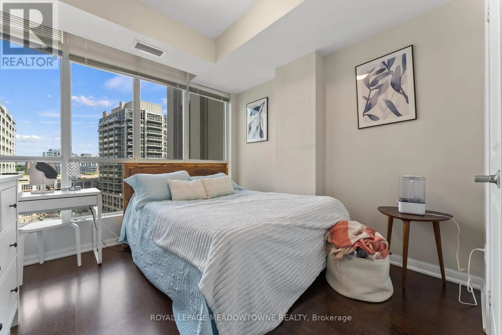 916 - 628 FLEET STREET
