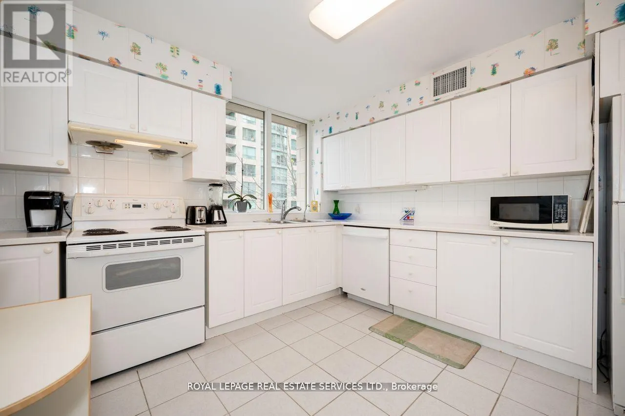 308 - 256 DORIS AVENUE