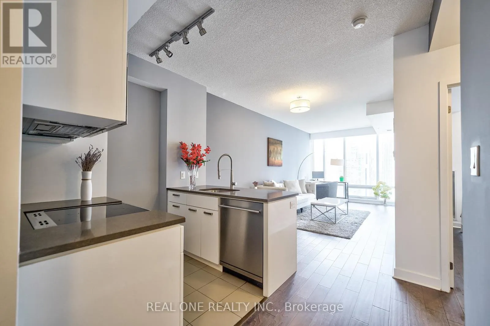 3106 - 295 ADELAIDE STREET W