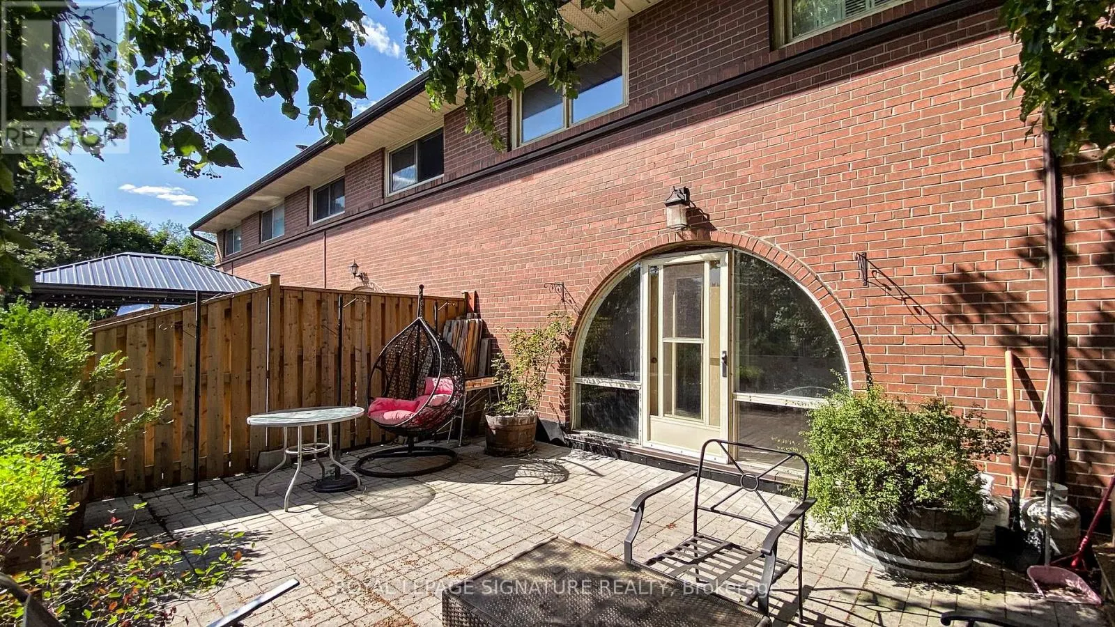 76 - 6 ESTERBROOKE AVENUE