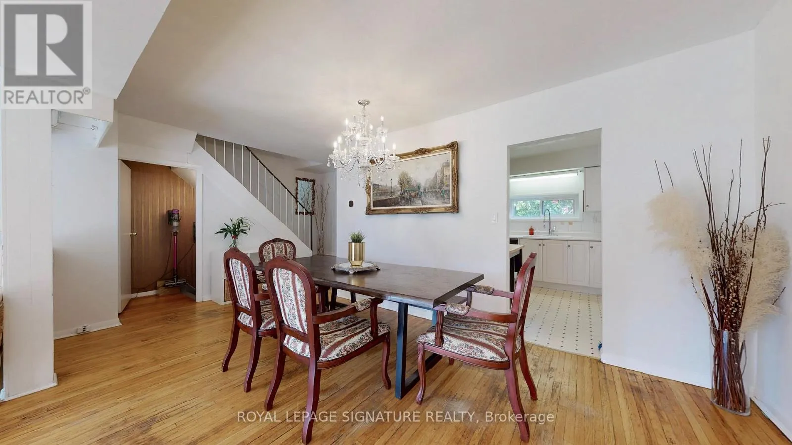 76 - 6 ESTERBROOKE AVENUE