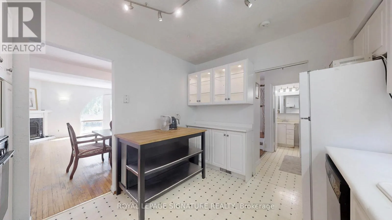 76 - 6 ESTERBROOKE AVENUE