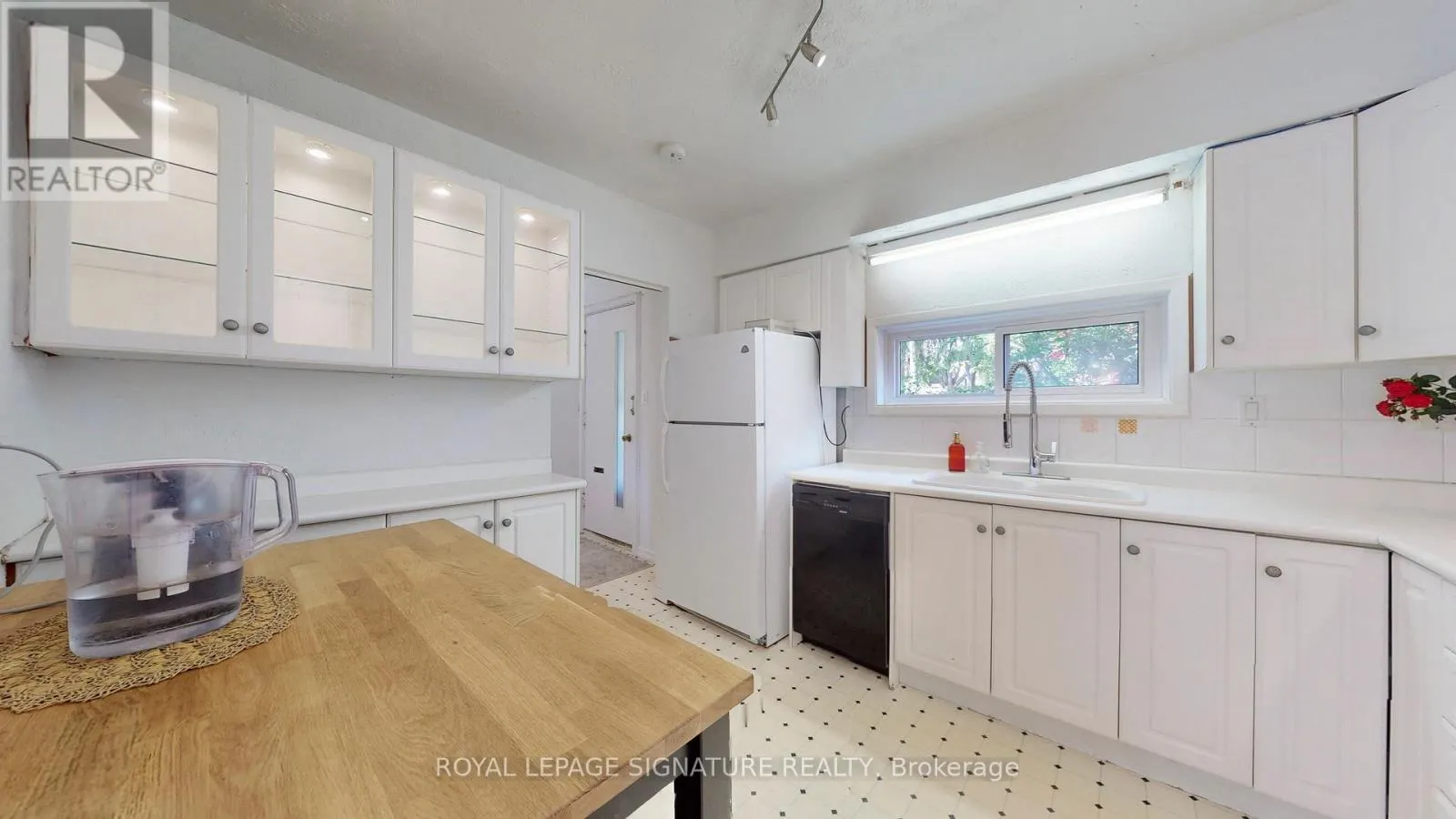76 - 6 ESTERBROOKE AVENUE