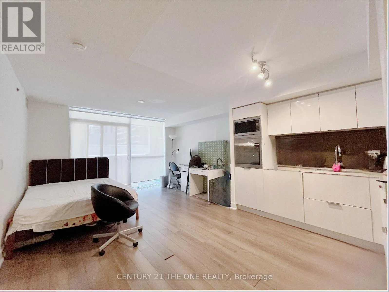 710 - 318 RICHMOND STREET W