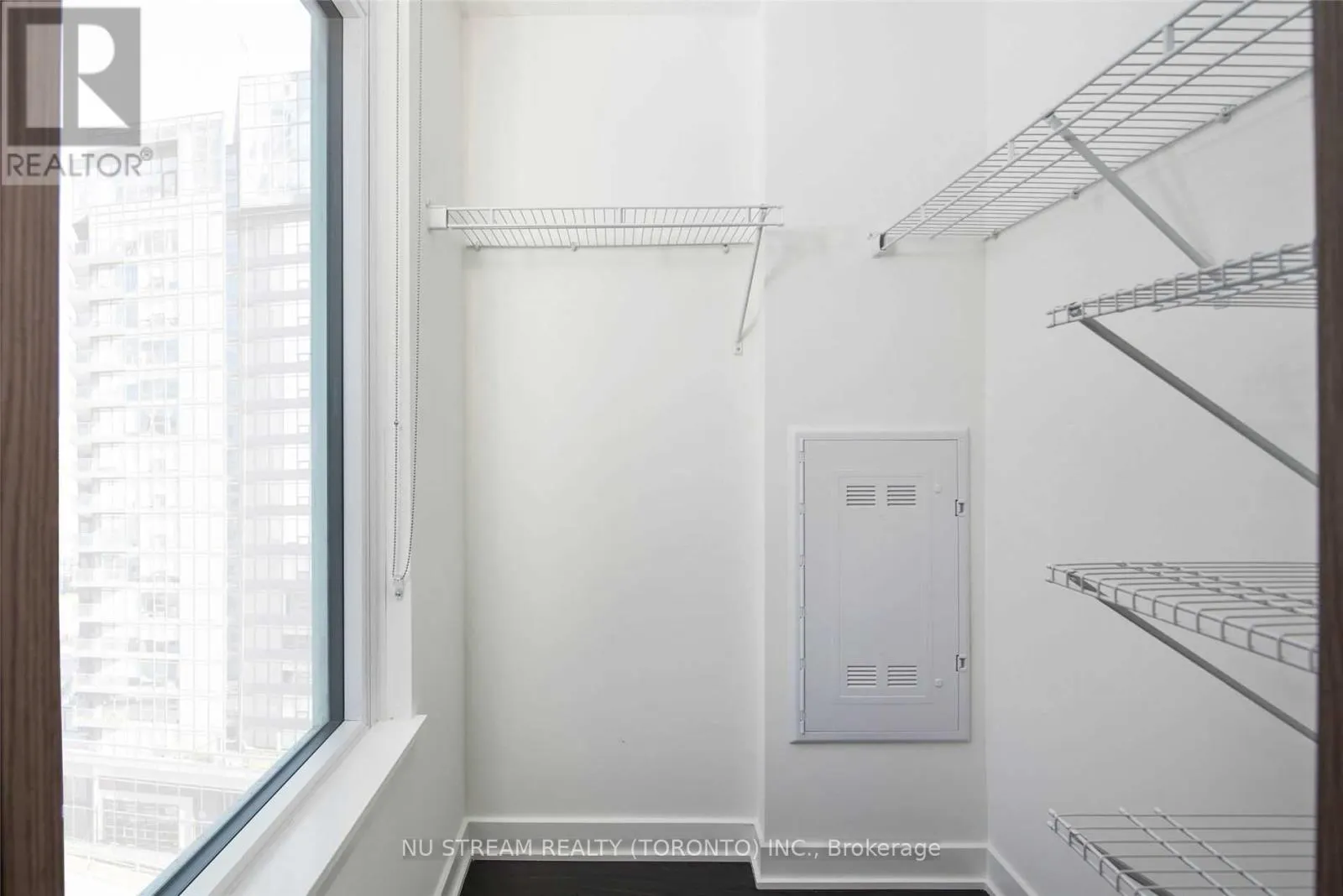 603 - 19 BATHURST STREET W