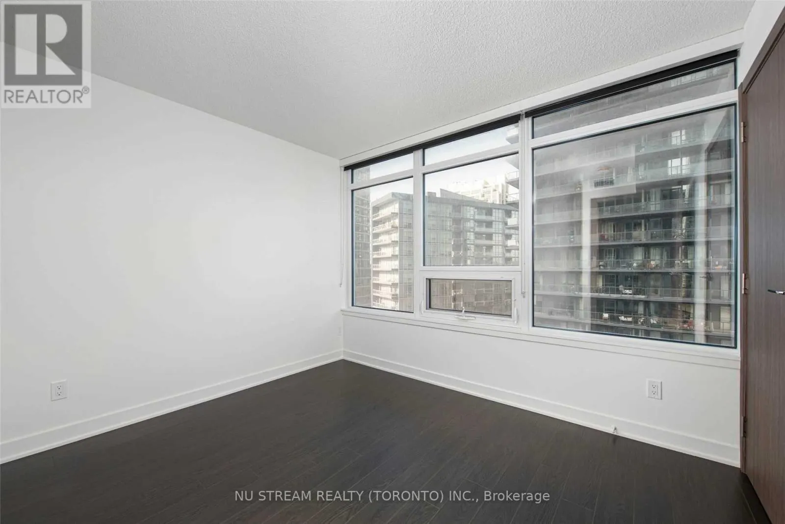 603 - 19 BATHURST STREET W