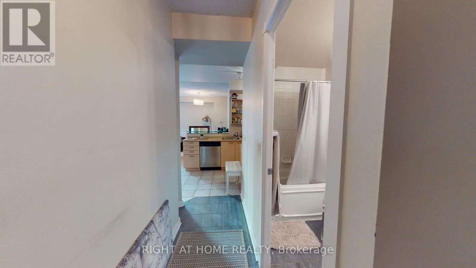 908 - 438 RICHMOND STREET W