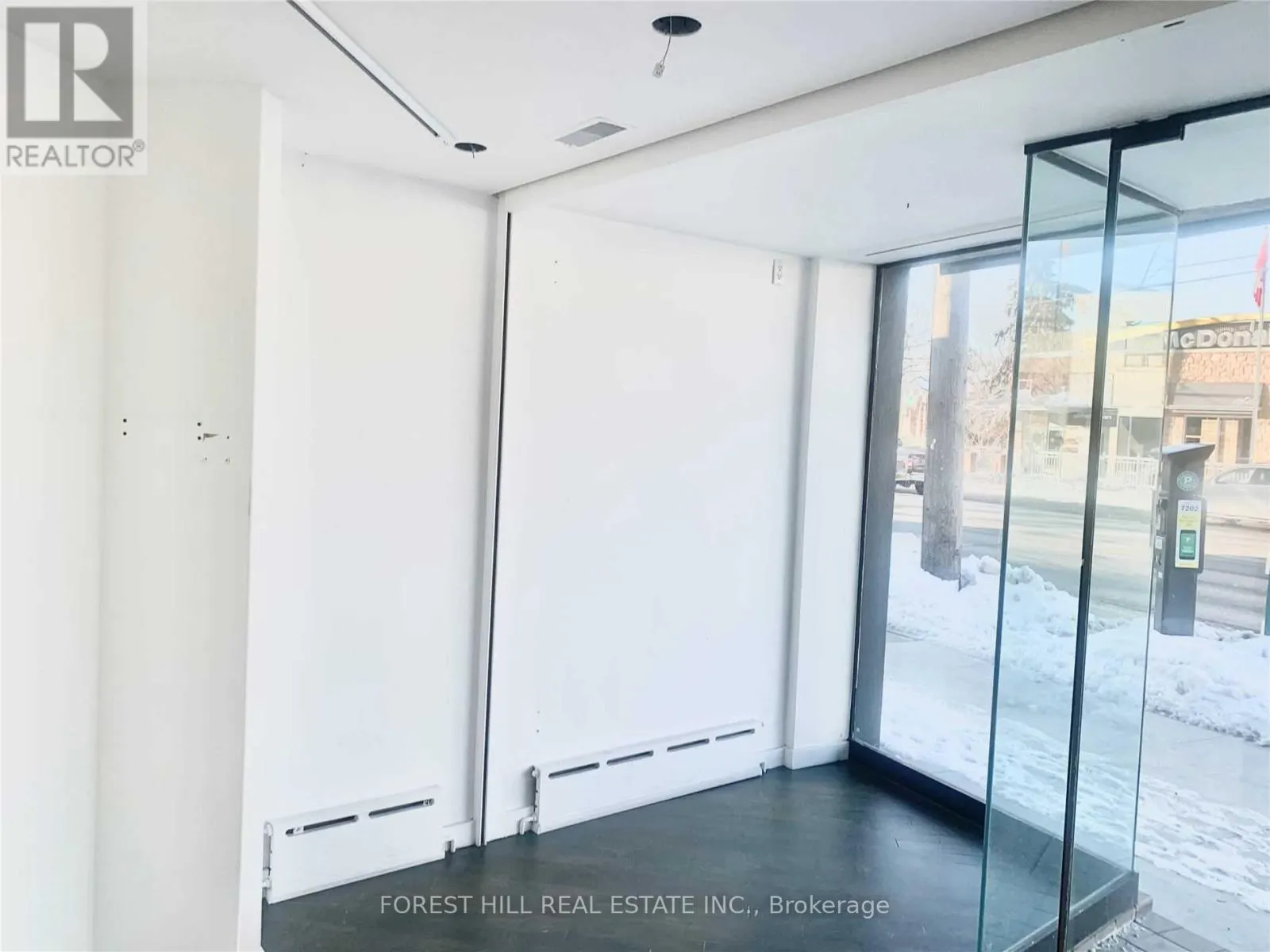 RETAIL-ST - 1897 AVENUE ROAD