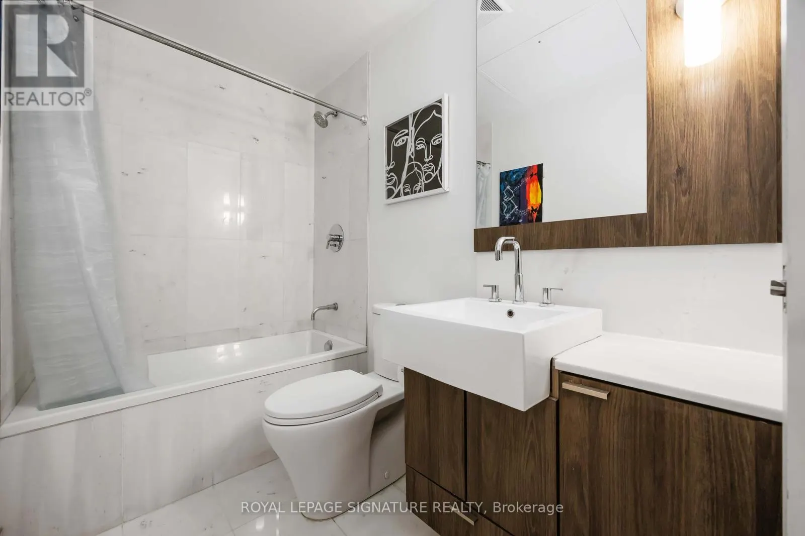 3407 - 88 BLUE JAYS WAY