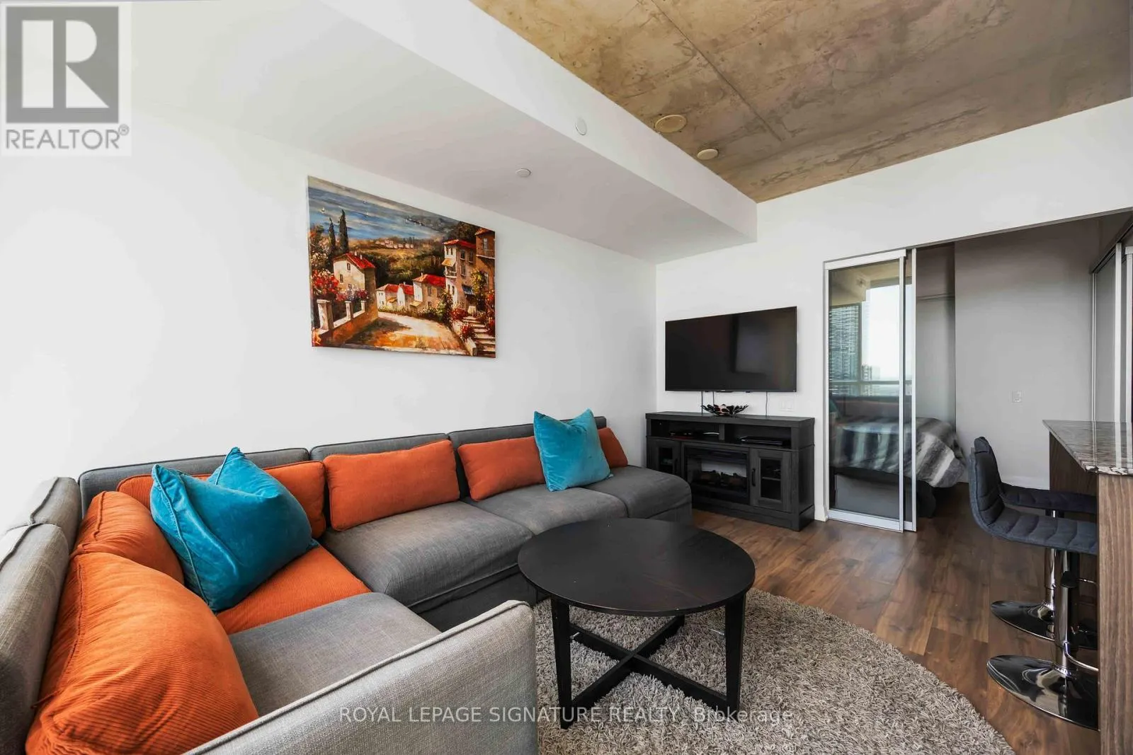 3407 - 88 BLUE JAYS WAY