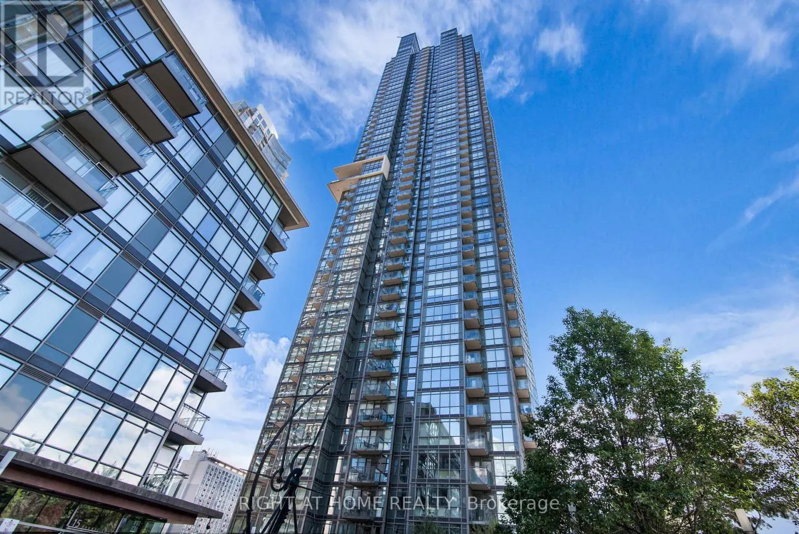 2509 - 11 BRUNEL COURT
