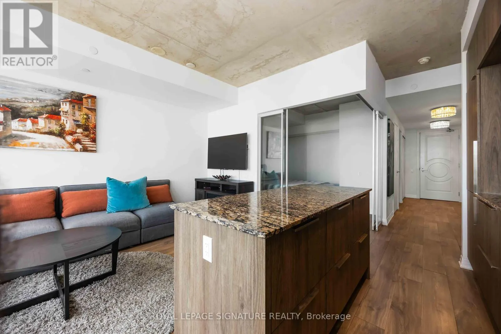 3407 - 88 BLUE JAYS WAY