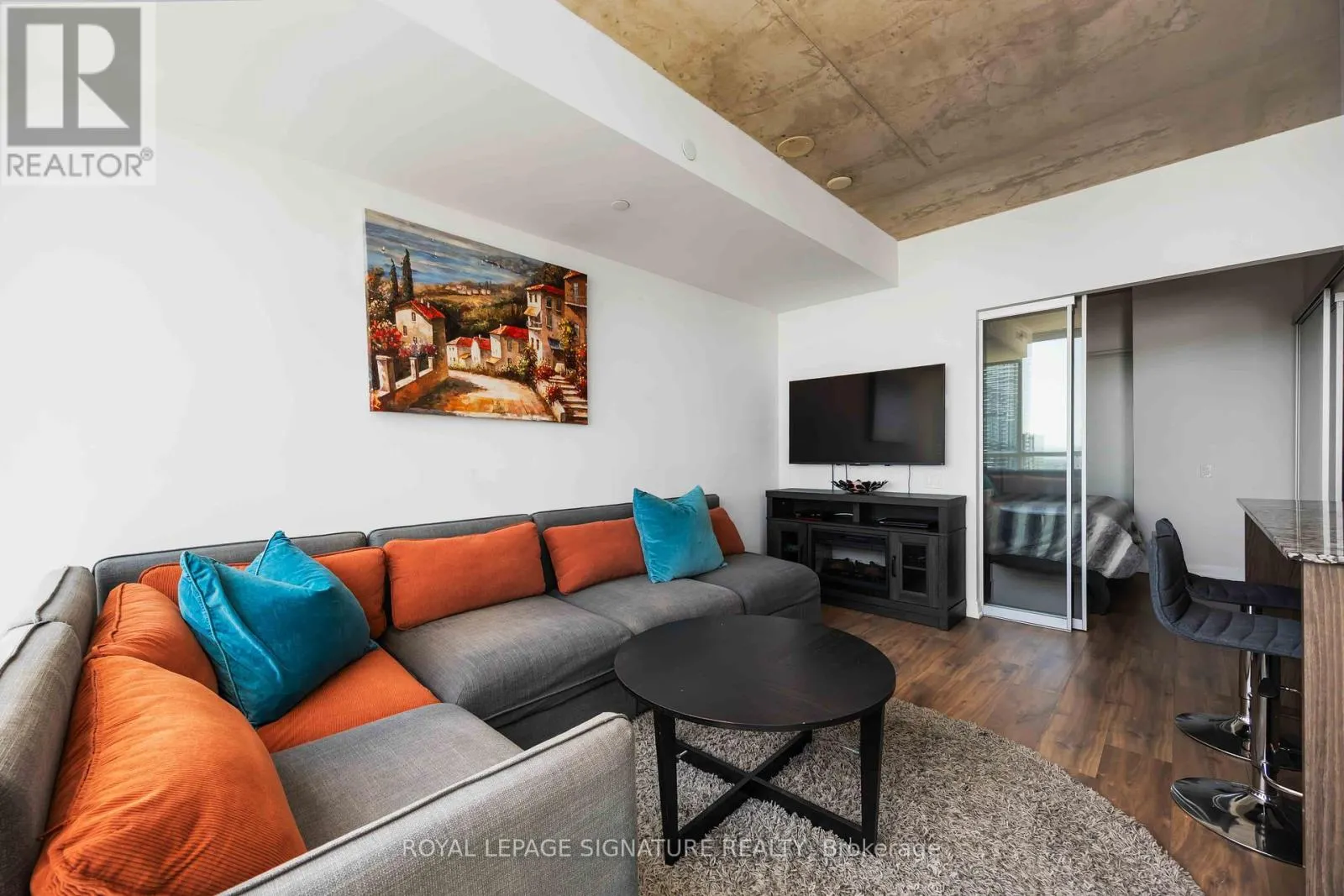 3407 - 88 BLUE JAYS WAY