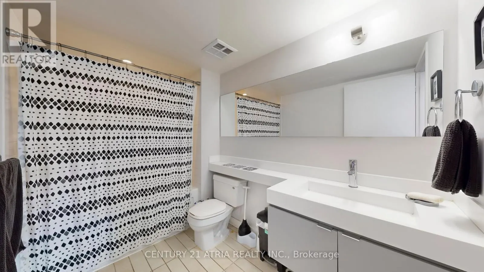 1708 - 4K SPADINA AVENUE