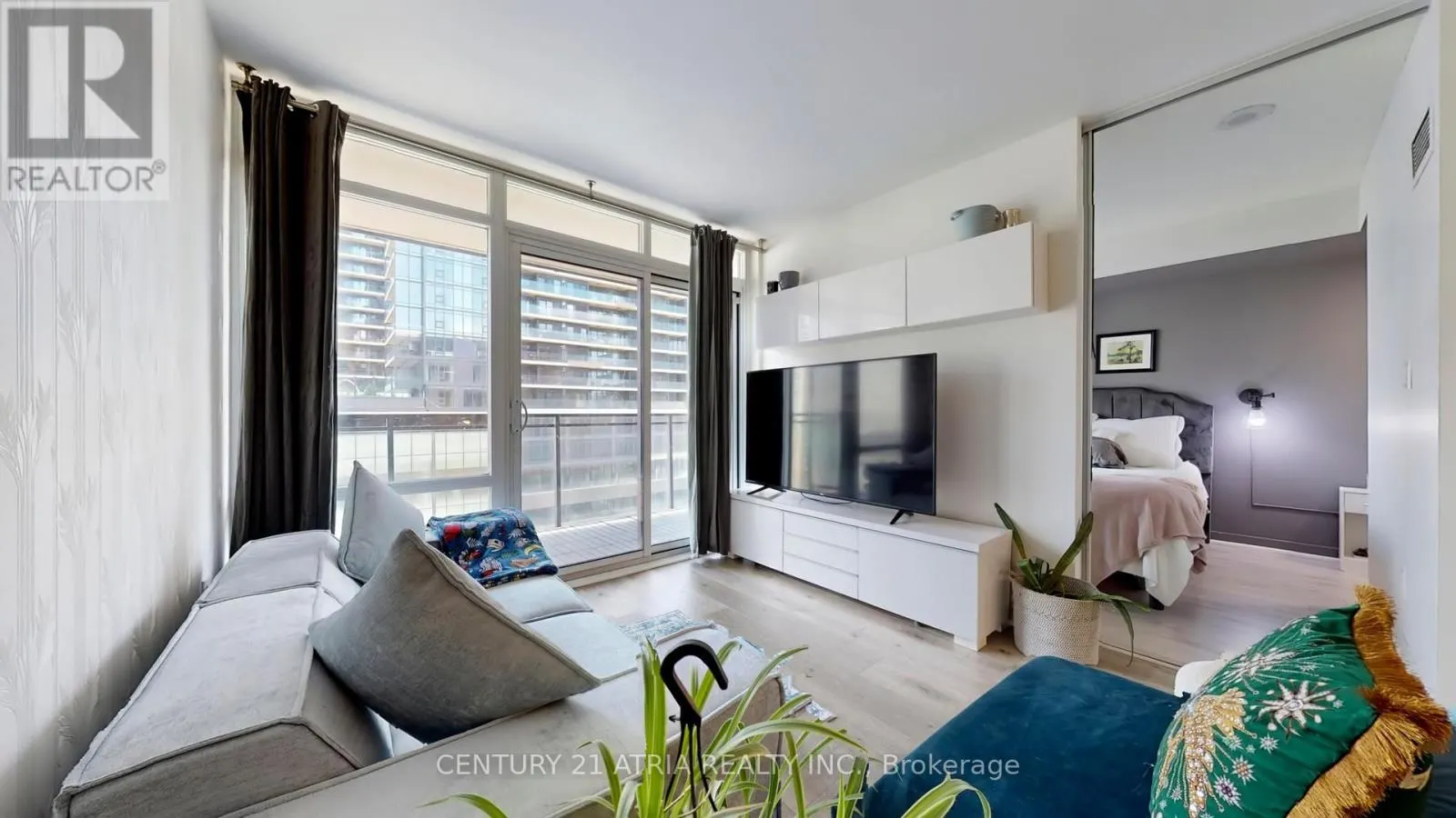 1708 - 4K SPADINA AVENUE