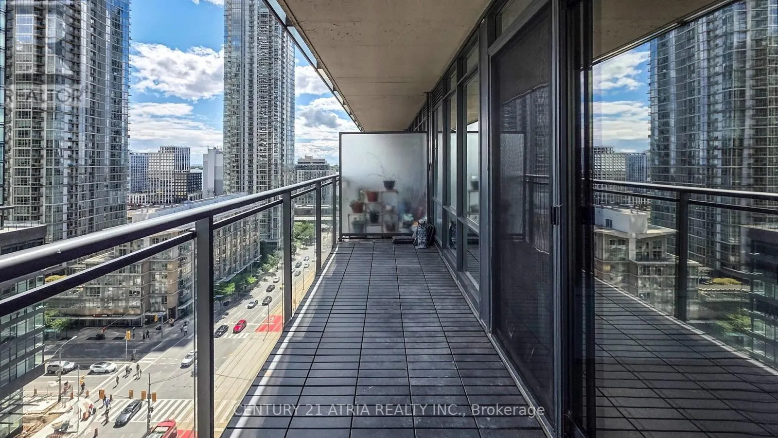 1708 - 4K SPADINA AVENUE