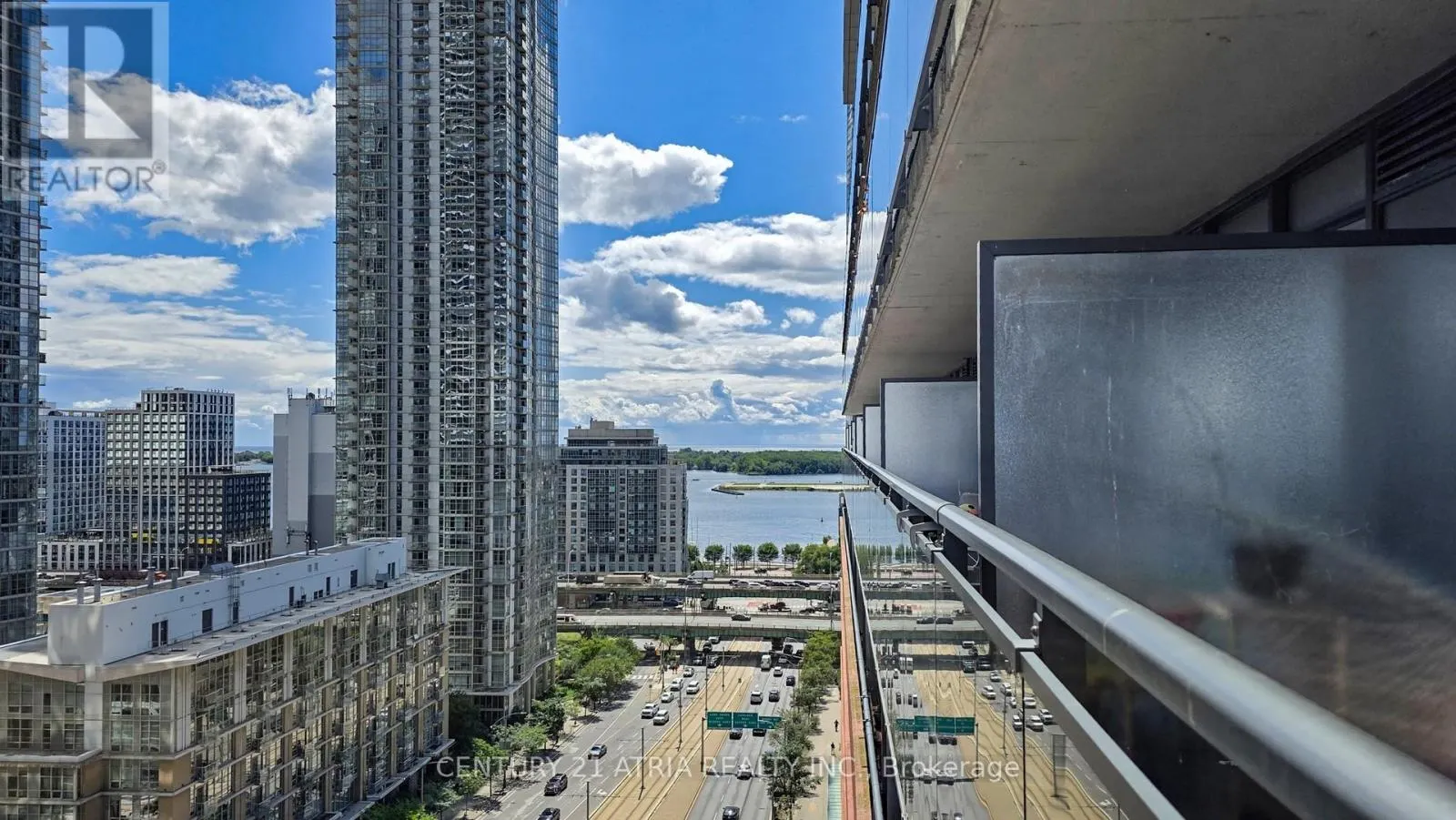 1708 - 4K SPADINA AVENUE