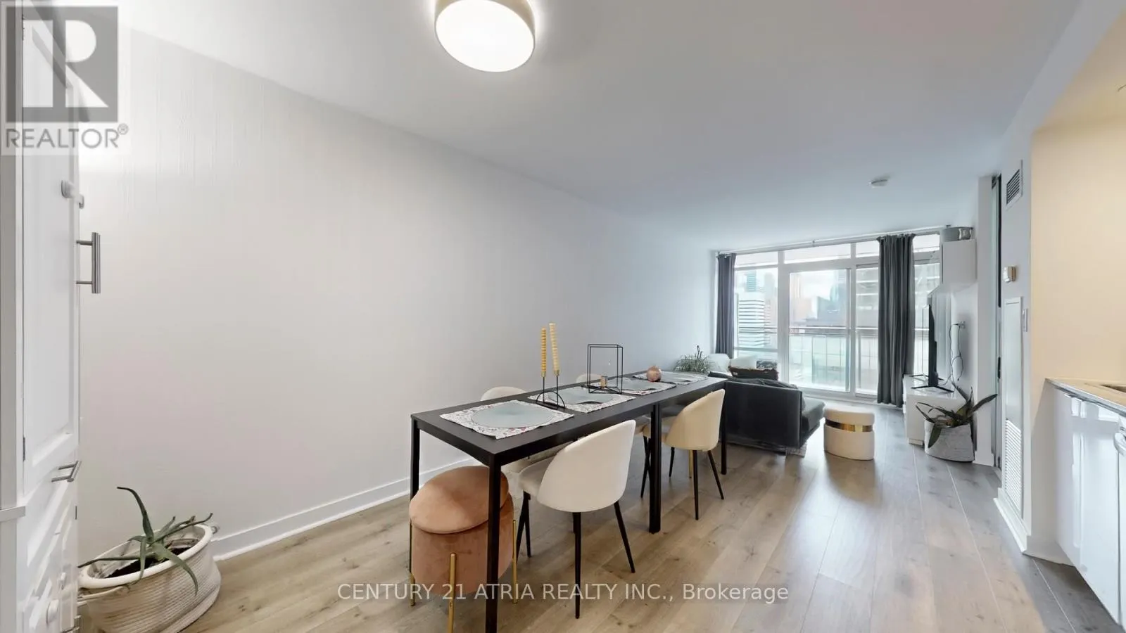 1708 - 4K SPADINA AVENUE