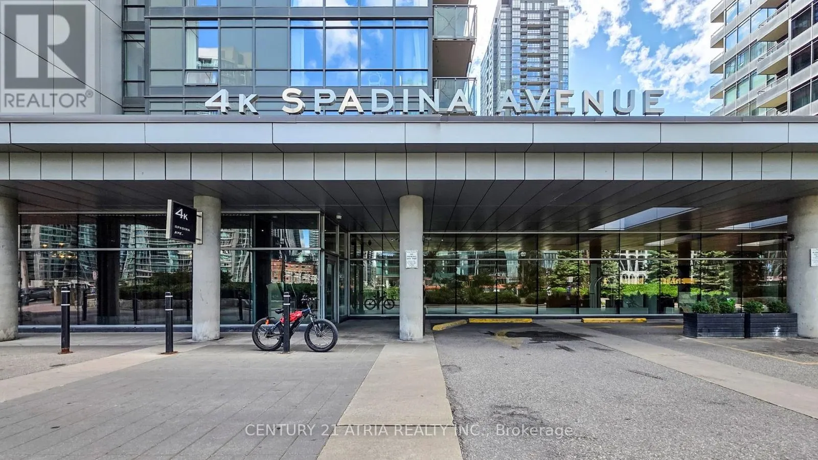 1708 - 4K SPADINA AVENUE