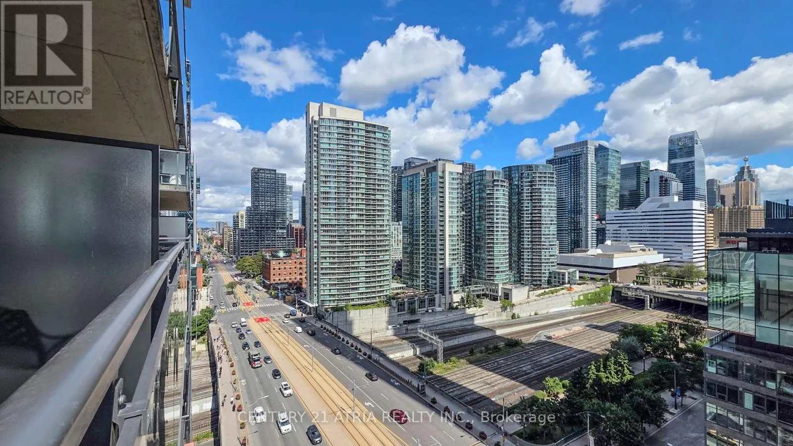1708 - 4K SPADINA AVENUE