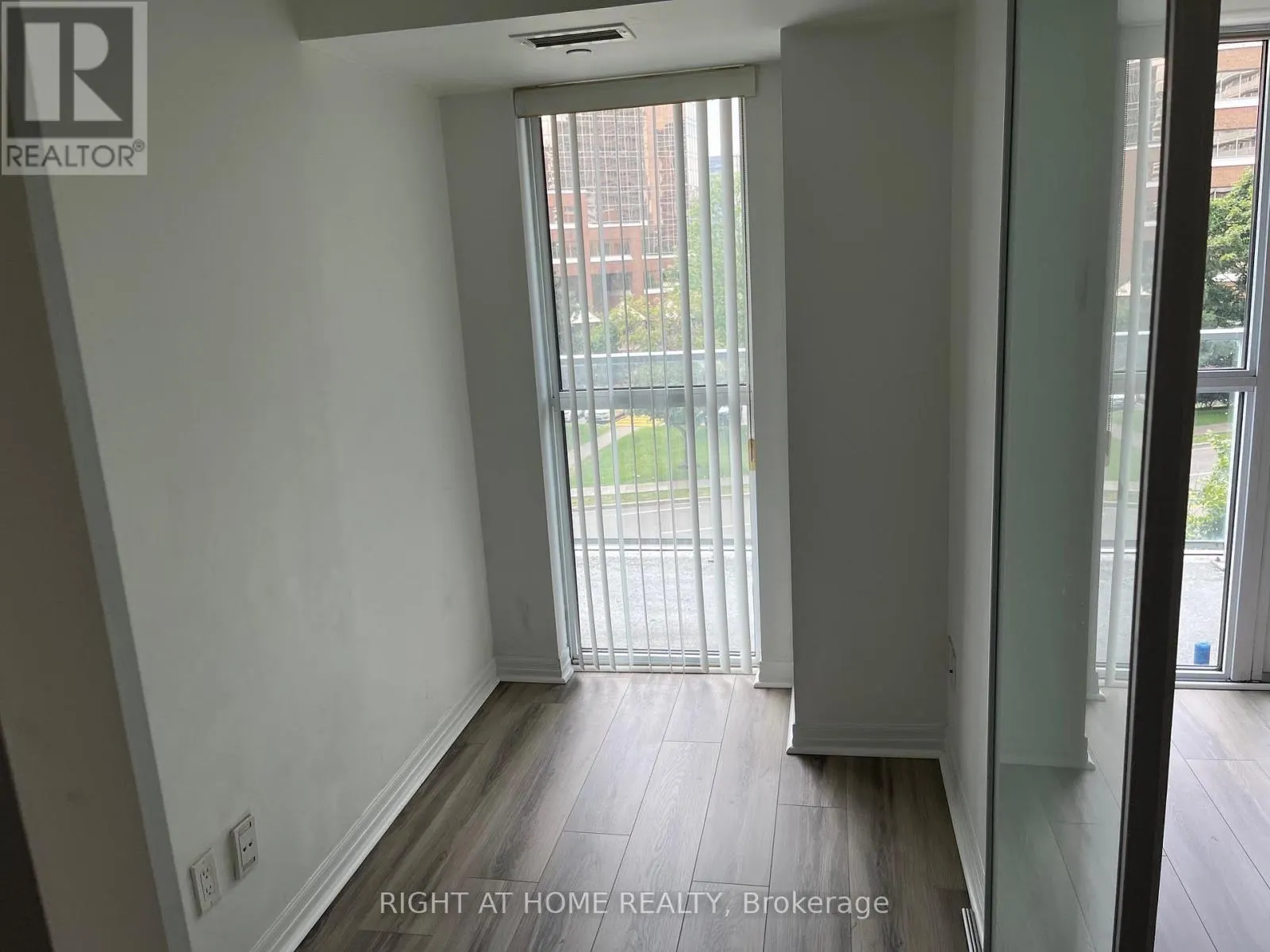 204 - 275 YORKLAND ROAD