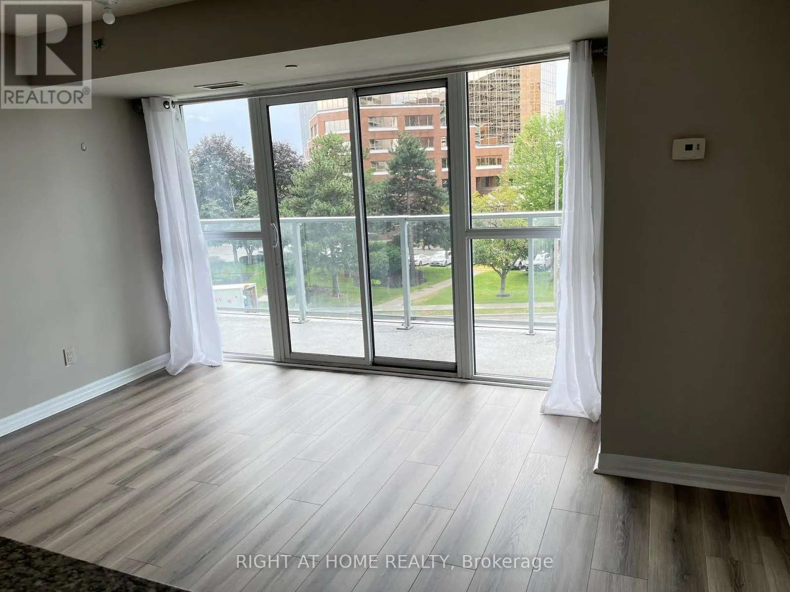 204 - 275 YORKLAND ROAD