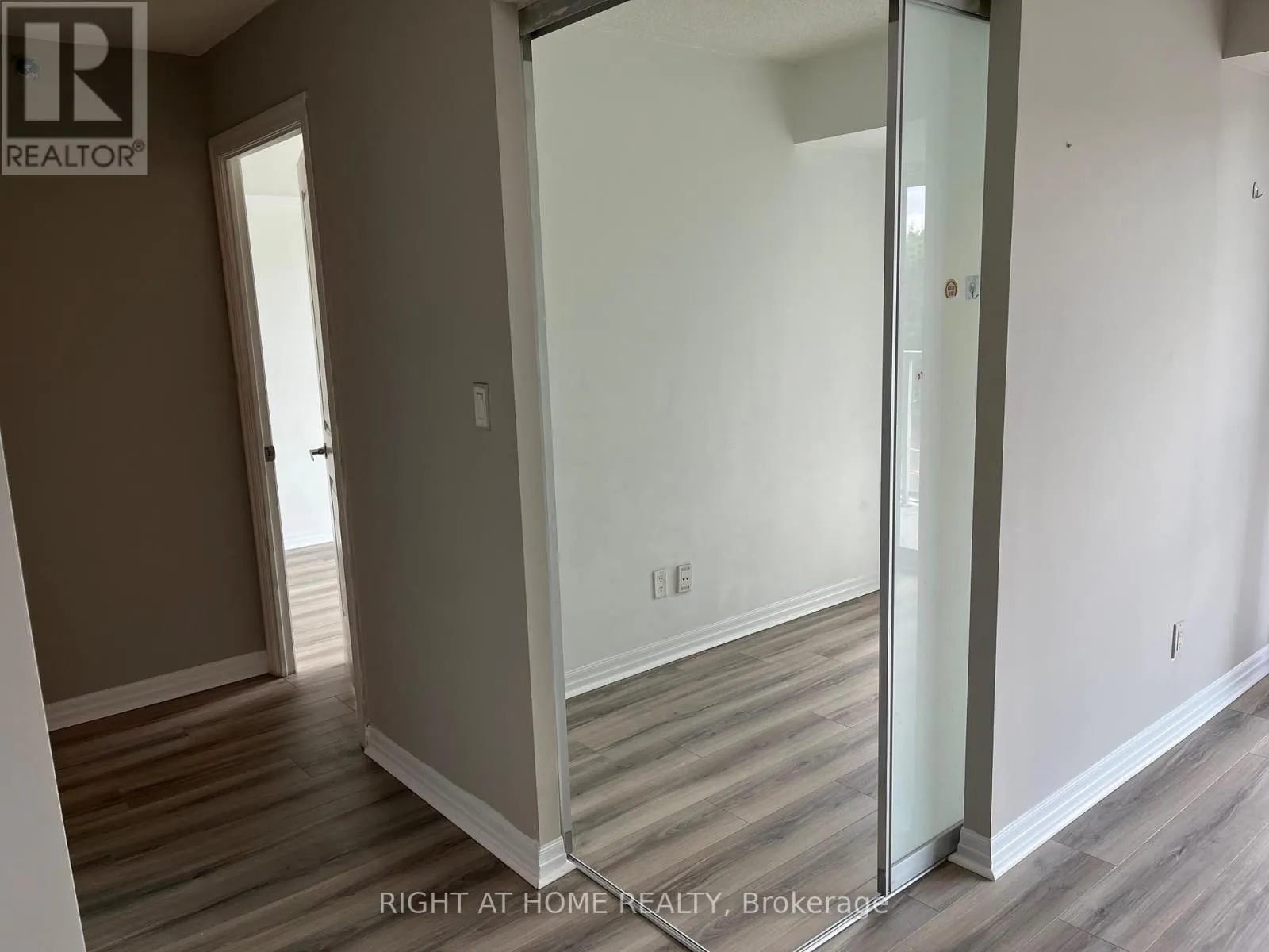 204 - 275 YORKLAND ROAD
