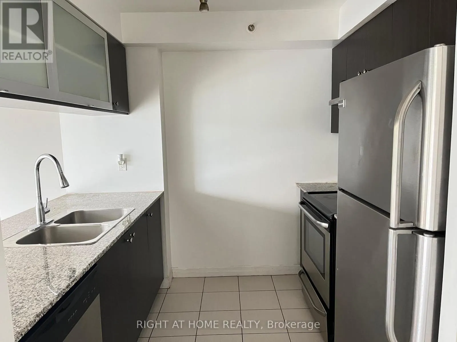204 - 275 YORKLAND ROAD