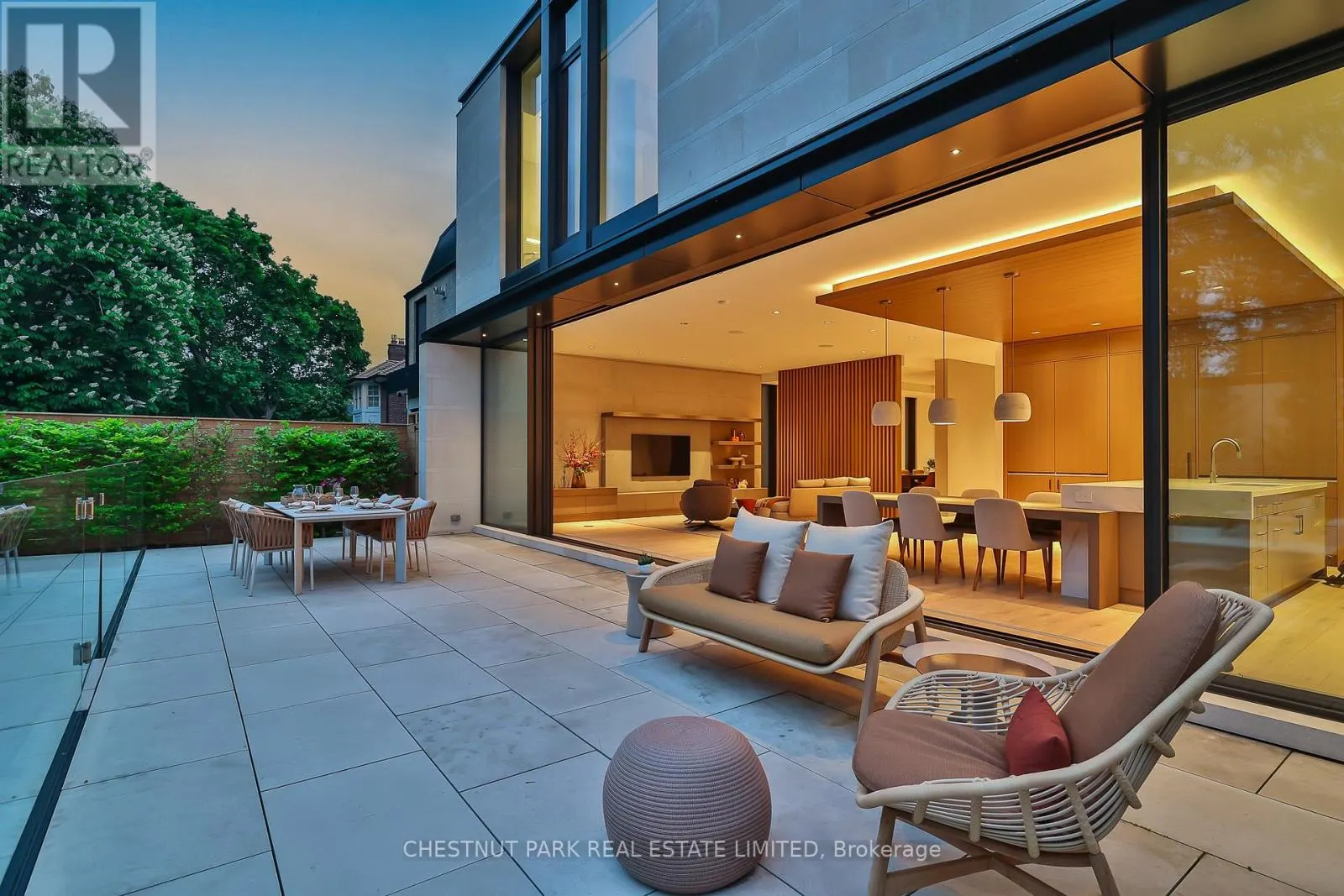50 TEDDINGTON PARK AVENUE