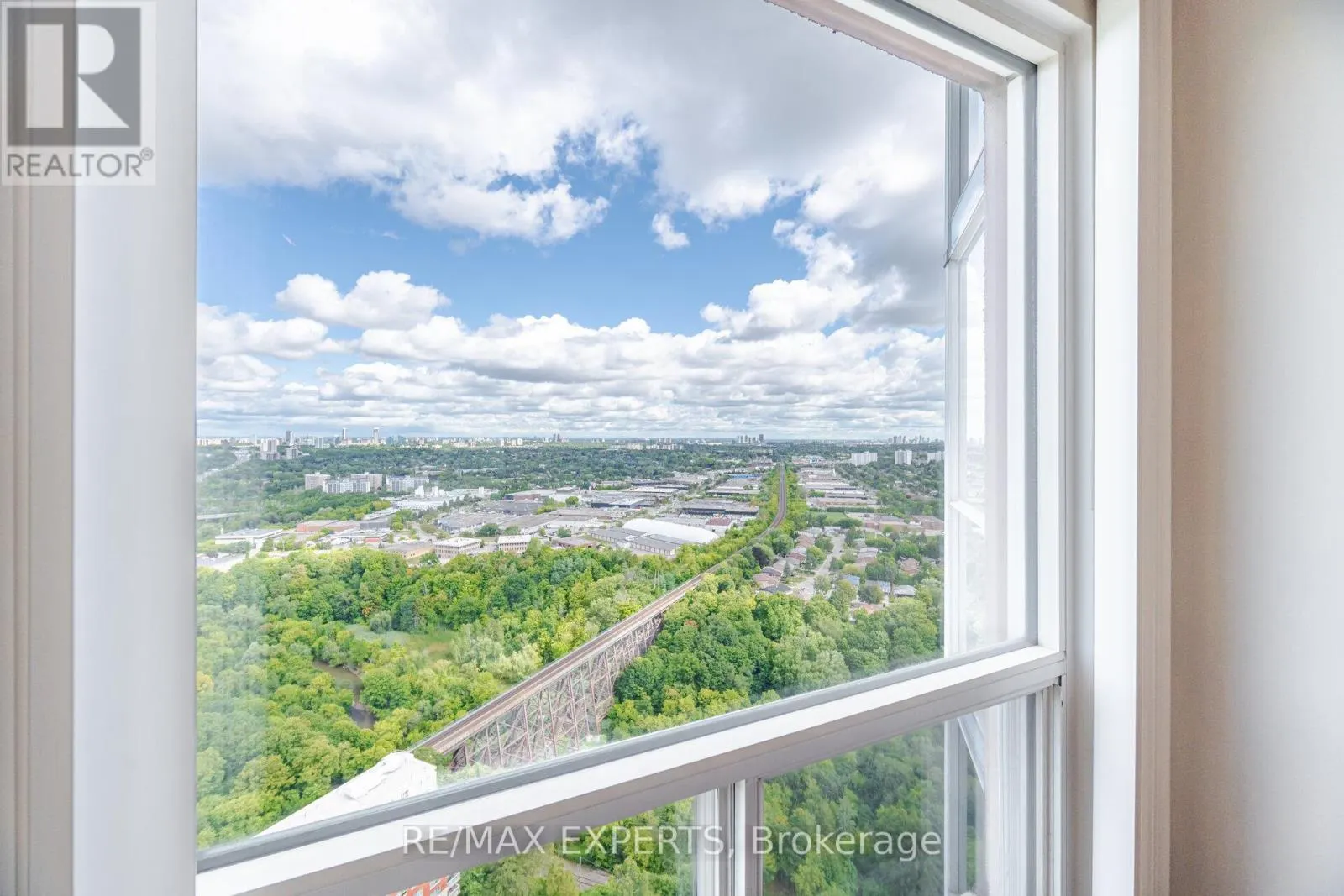 3610 - 7 CONCORDE PLACE