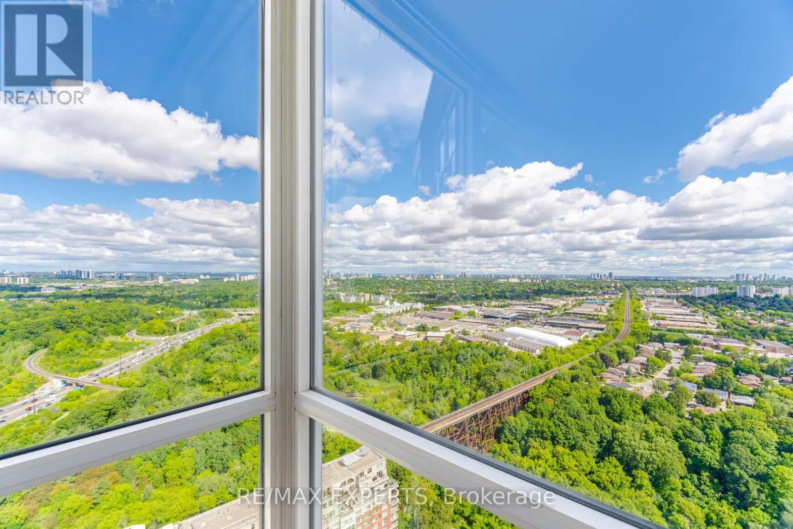 3610 - 7 CONCORDE PLACE
