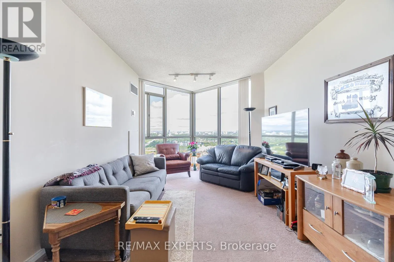 3610 - 7 CONCORDE PLACE