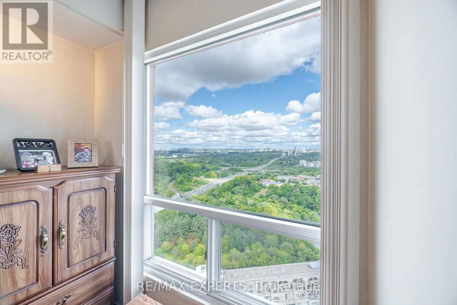 3610 - 7 CONCORDE PLACE