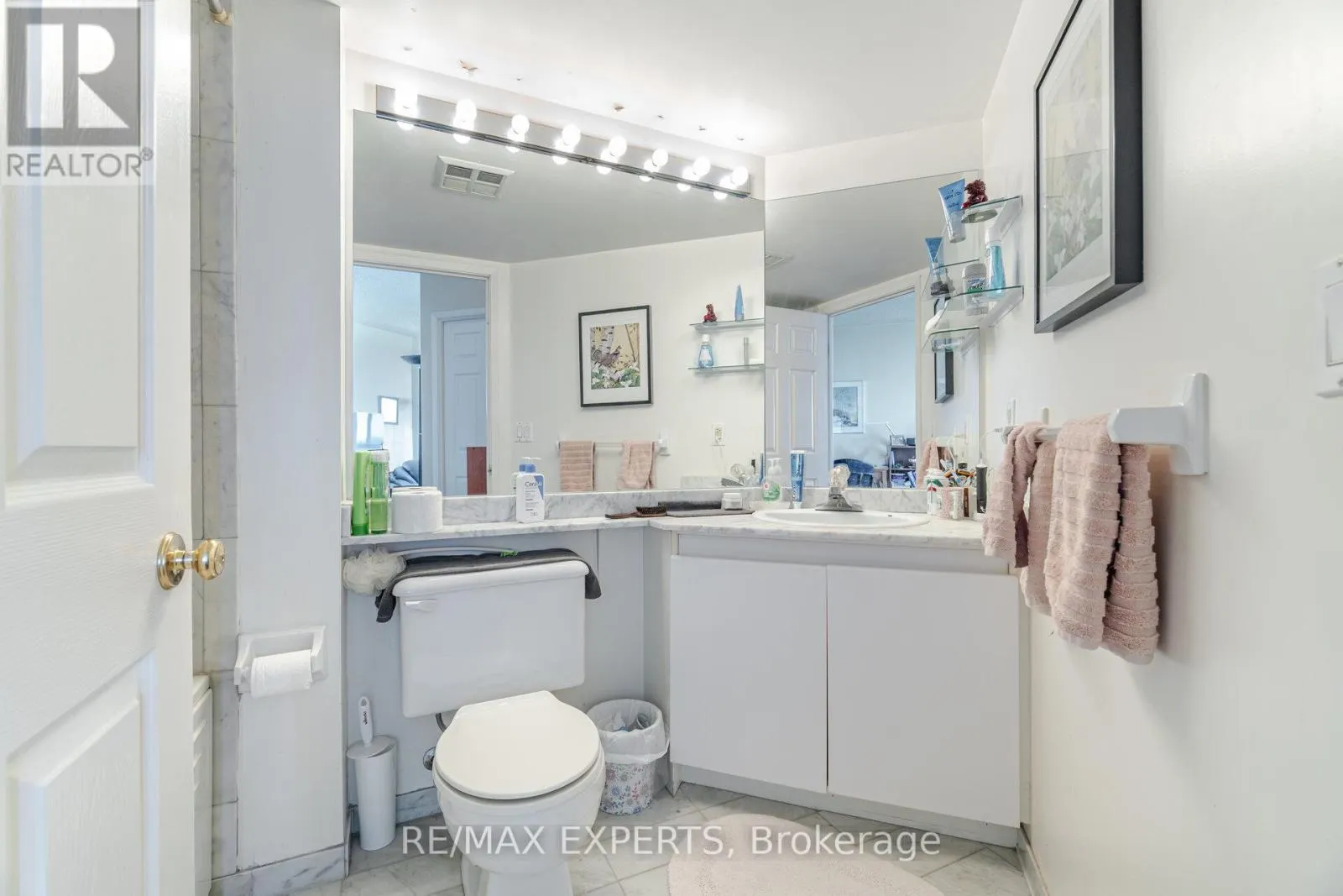 3610 - 7 CONCORDE PLACE