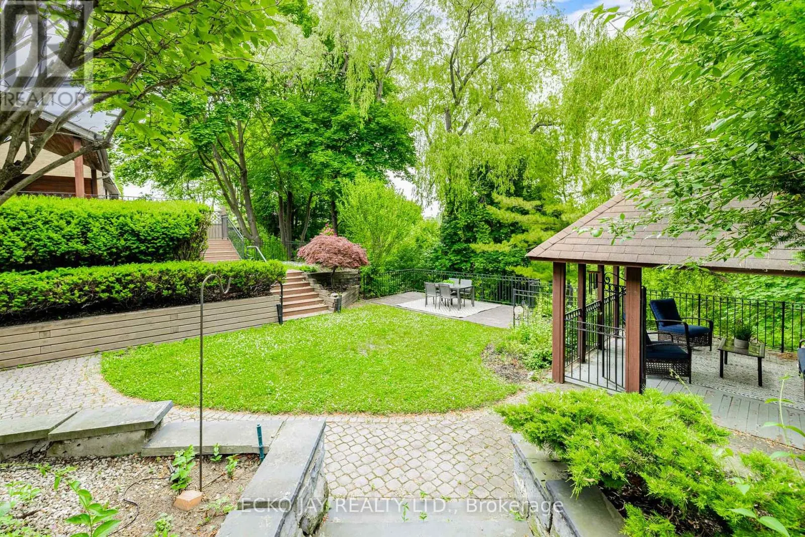 45 BROADLEAF ROAD