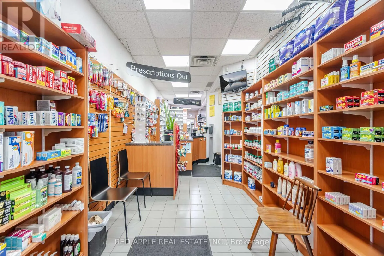 799 BLOOR STREET W